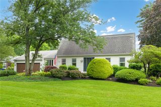 69 Apple Tree Lane, Warwick, RI 02888