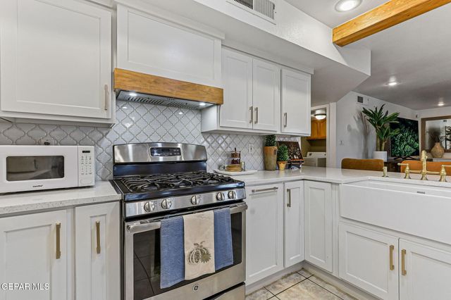 433 EMERALD BLUFF Drive, Horizon City, TX 79928