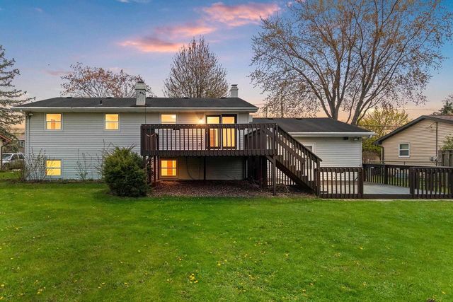 1750 LOST DAUPHIN ROAD, De Pere, WI 54115