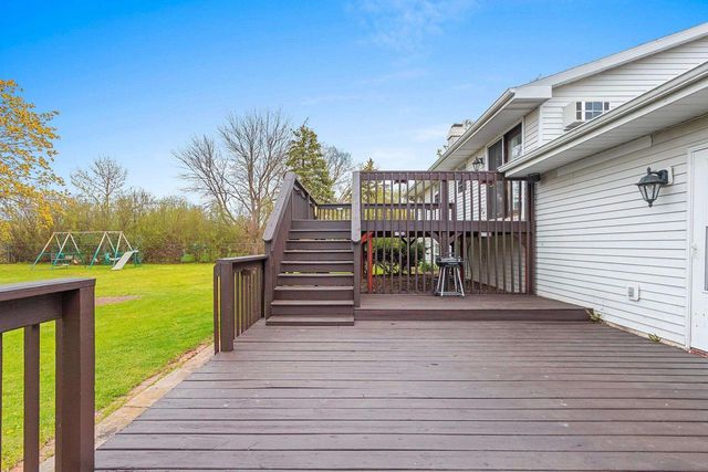 1750 LOST DAUPHIN ROAD, De Pere, WI 54115