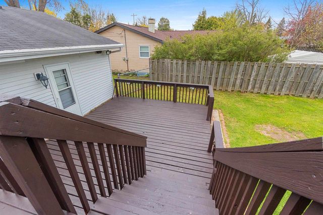 1750 LOST DAUPHIN ROAD, De Pere, WI 54115