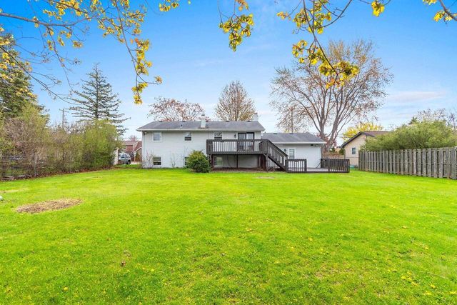 1750 LOST DAUPHIN ROAD, De Pere, WI 54115