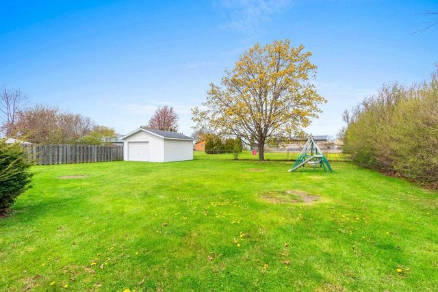 1750 LOST DAUPHIN ROAD, De Pere, WI 54115