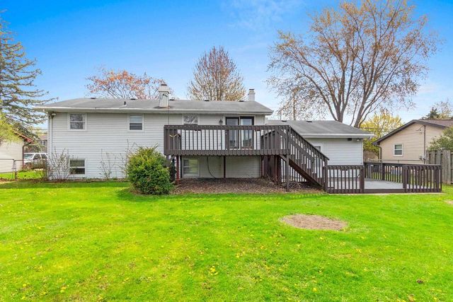 1750 LOST DAUPHIN ROAD, De Pere, WI 54115