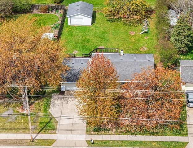 1750 LOST DAUPHIN ROAD, De Pere, WI 54115