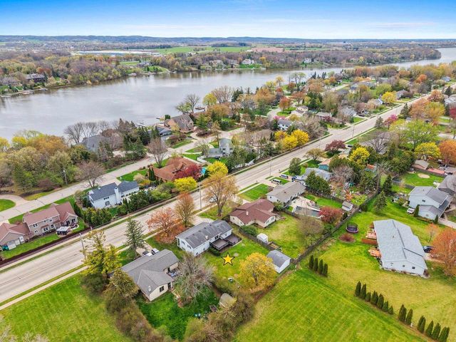 1750 LOST DAUPHIN ROAD, De Pere, WI 54115