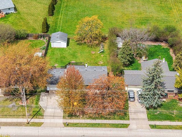 1750 LOST DAUPHIN ROAD, De Pere, WI 54115