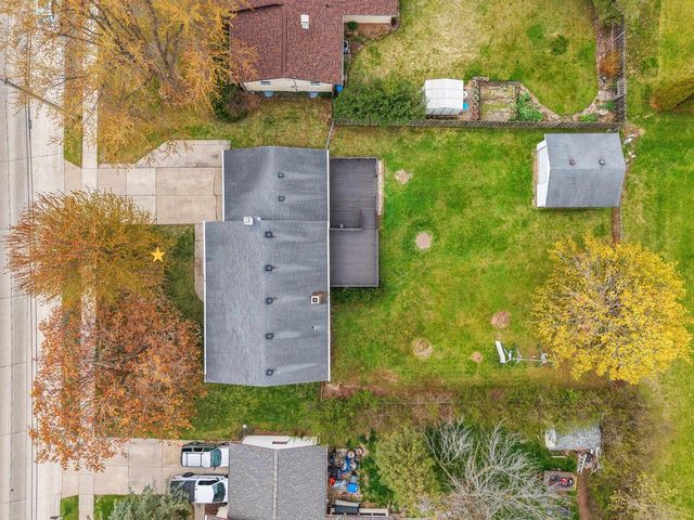 1750 LOST DAUPHIN ROAD, De Pere, WI 54115