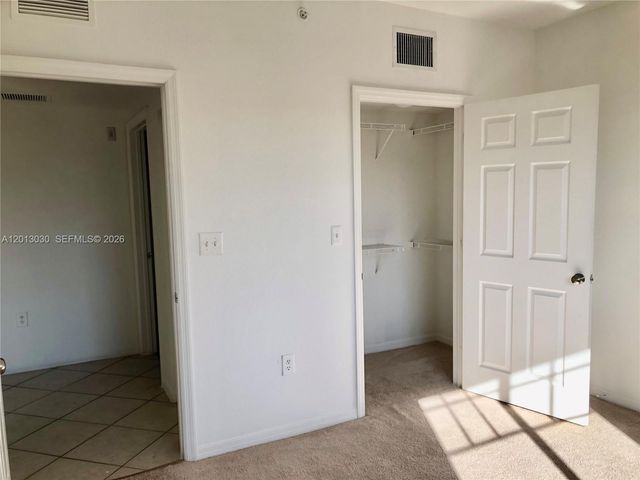 6559 Emerald Dunes Dr 304, West Palm Beach, FL 33411