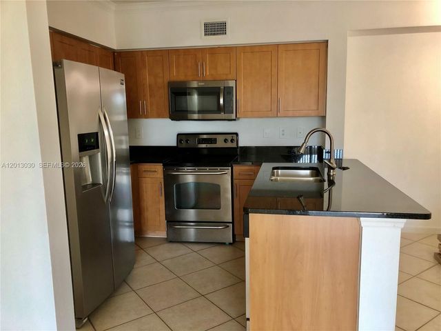 6559 Emerald Dunes Dr 304, West Palm Beach, FL 33411