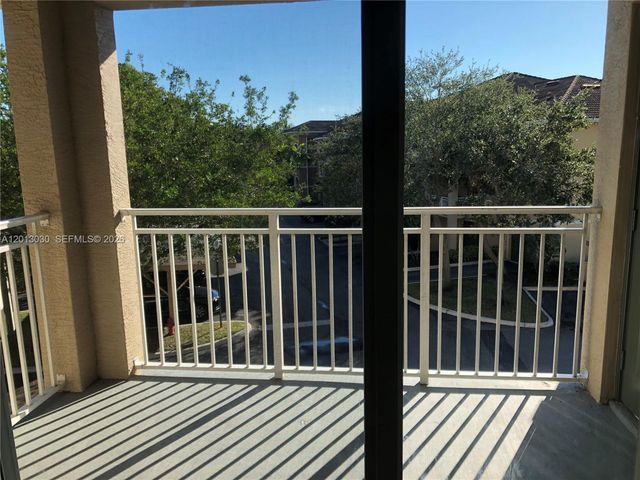 6559 Emerald Dunes Dr 304, West Palm Beach, FL 33411
