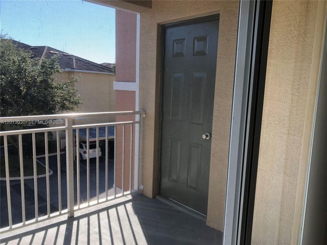 6559 Emerald Dunes Dr 304, West Palm Beach, FL 33411