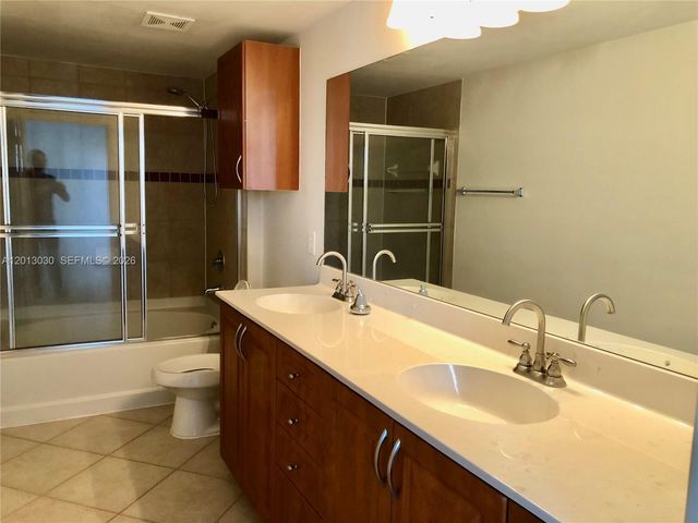 6559 Emerald Dunes Dr 304, West Palm Beach, FL 33411