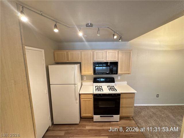 950 Seven Hills Drive 3023, Henderson, NV 89052