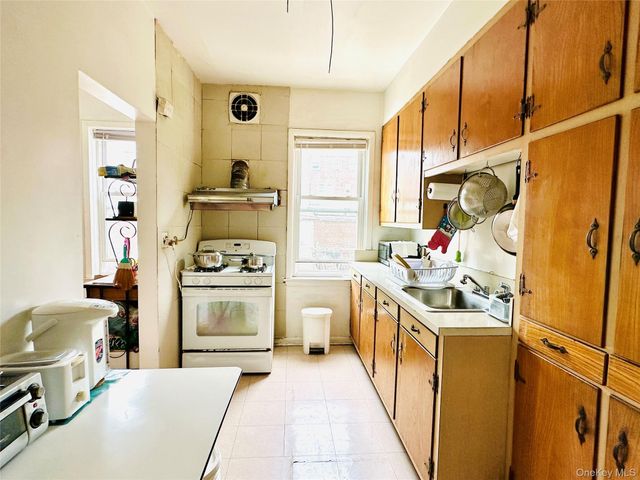 33-33 72nd Street, Jackson Heights, NY 11372