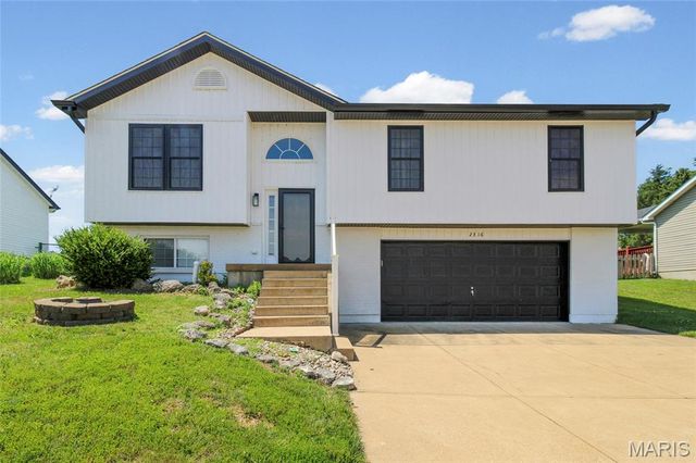2316 W Ridge Drive, Festus, MO 63028
