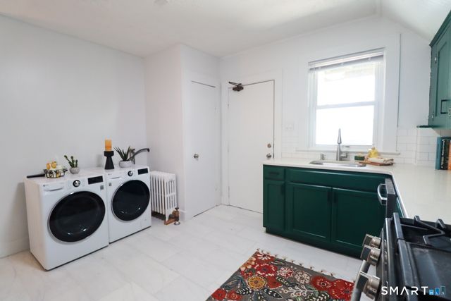 190 Montauk Avenue, New London, CT 06320