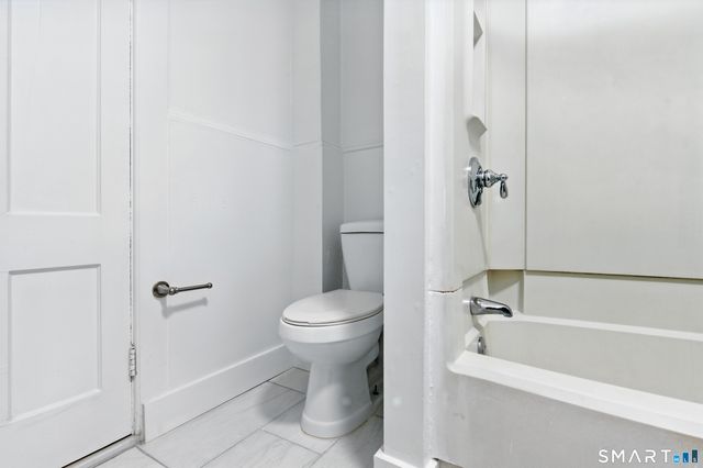 190 Montauk Avenue, New London, CT 06320