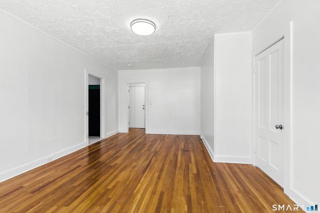 190 Montauk Avenue, New London, CT 06320