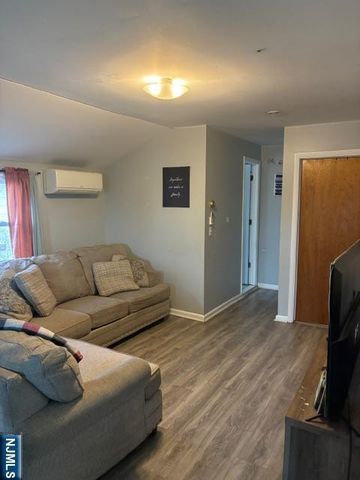 433 Holly Avenue 2, Paramus, NJ 07652