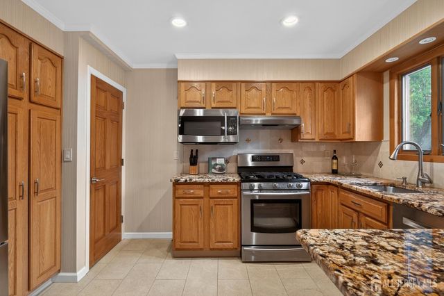 24 Deerwood Avenue, Edison, NJ 08817
