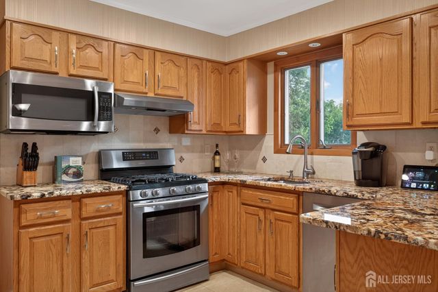 24 Deerwood Avenue, Edison, NJ 08817