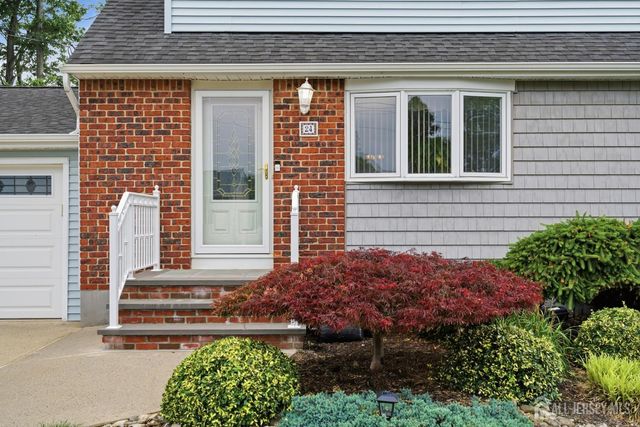 24 Deerwood Avenue, Edison, NJ 08817