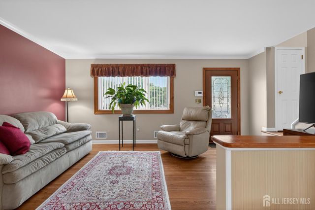24 Deerwood Avenue, Edison, NJ 08817