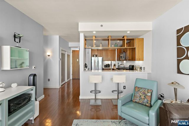 20 Newport Parkway 2609, Jersey City, NJ 07310