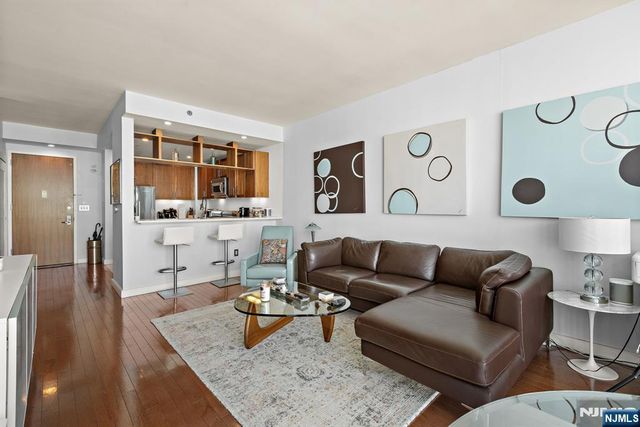 20 Newport Parkway 2609, Jersey City, NJ 07310