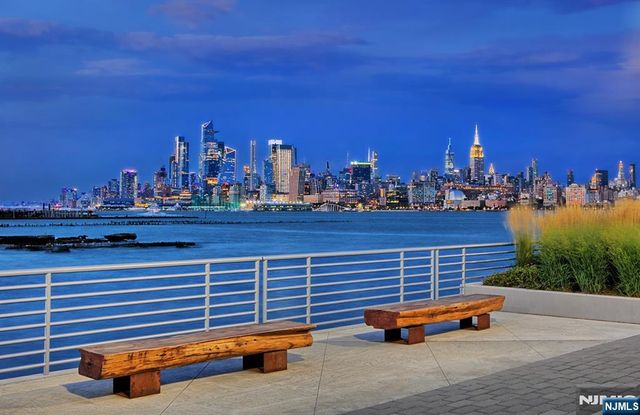 20 Newport Parkway 2609, Jersey City, NJ 07310