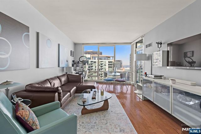 20 Newport Parkway 2609, Jersey City, NJ 07310