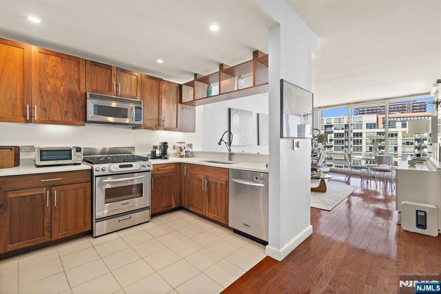 20 Newport Parkway 2609, Jersey City, NJ 07310