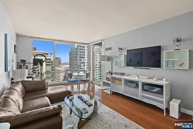 20 Newport Parkway 2609, Jersey City, NJ 07310