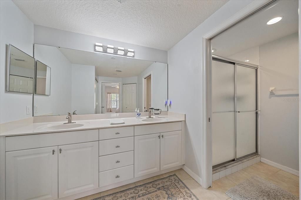 Image 17 of property listing at 7123 CEDAR HOLLOW CIRCLE, Bradenton, FL 34203