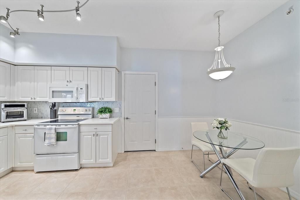 Image 9 of property listing at 7123 CEDAR HOLLOW CIRCLE, Bradenton, FL 34203