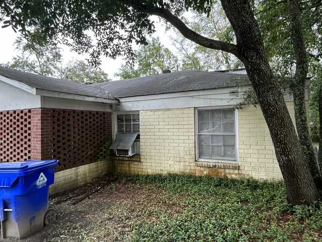 3313 Goldenrod Street, North Charleston, SC 29405