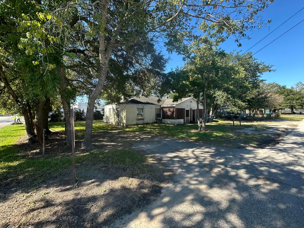 3313 Goldenrod Street, North Charleston, SC 29405