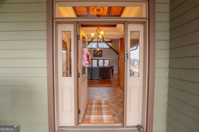 712 Meadow Run Court, Clarkesville, GA 30523