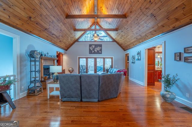 712 Meadow Run Court, Clarkesville, GA 30523