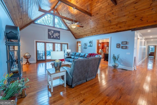 712 Meadow Run Court, Clarkesville, GA 30523