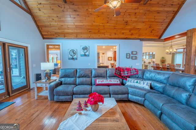 712 Meadow Run Court, Clarkesville, GA 30523