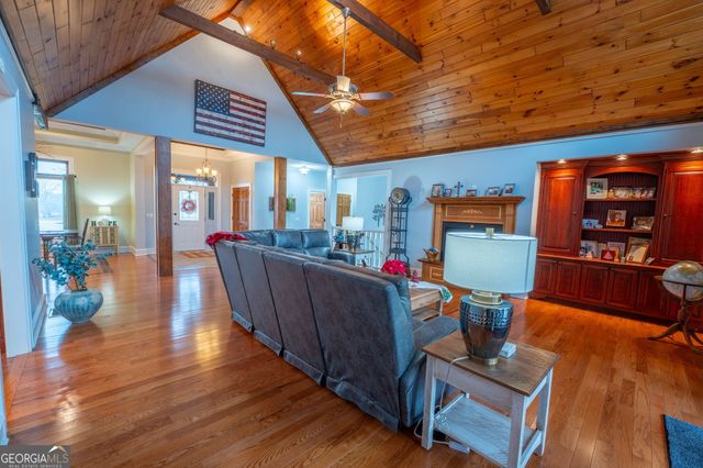 712 Meadow Run Court, Clarkesville, GA 30523