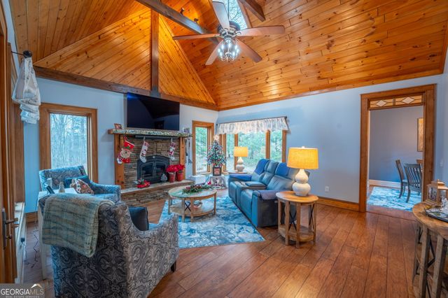 712 Meadow Run Court, Clarkesville, GA 30523