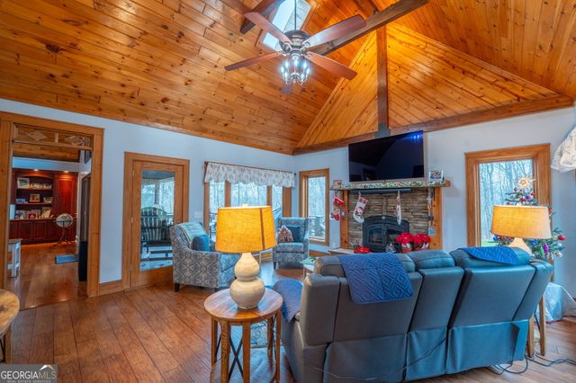 712 Meadow Run Court, Clarkesville, GA 30523