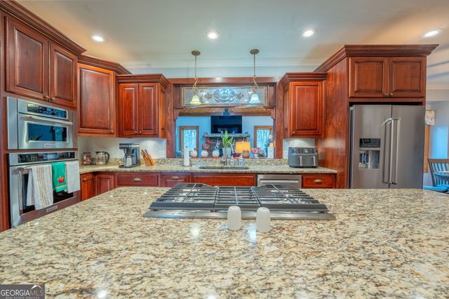 712 Meadow Run Court, Clarkesville, GA 30523