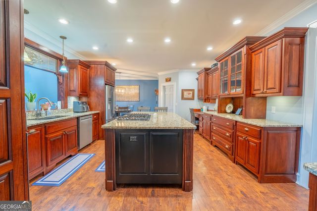 712 Meadow Run Court, Clarkesville, GA 30523