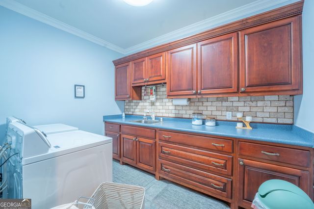 712 Meadow Run Court, Clarkesville, GA 30523