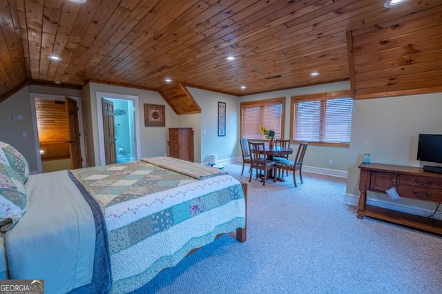 712 Meadow Run Court, Clarkesville, GA 30523