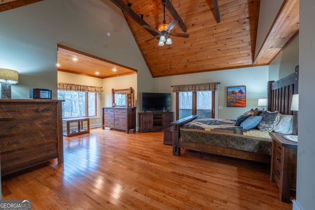 712 Meadow Run Court, Clarkesville, GA 30523